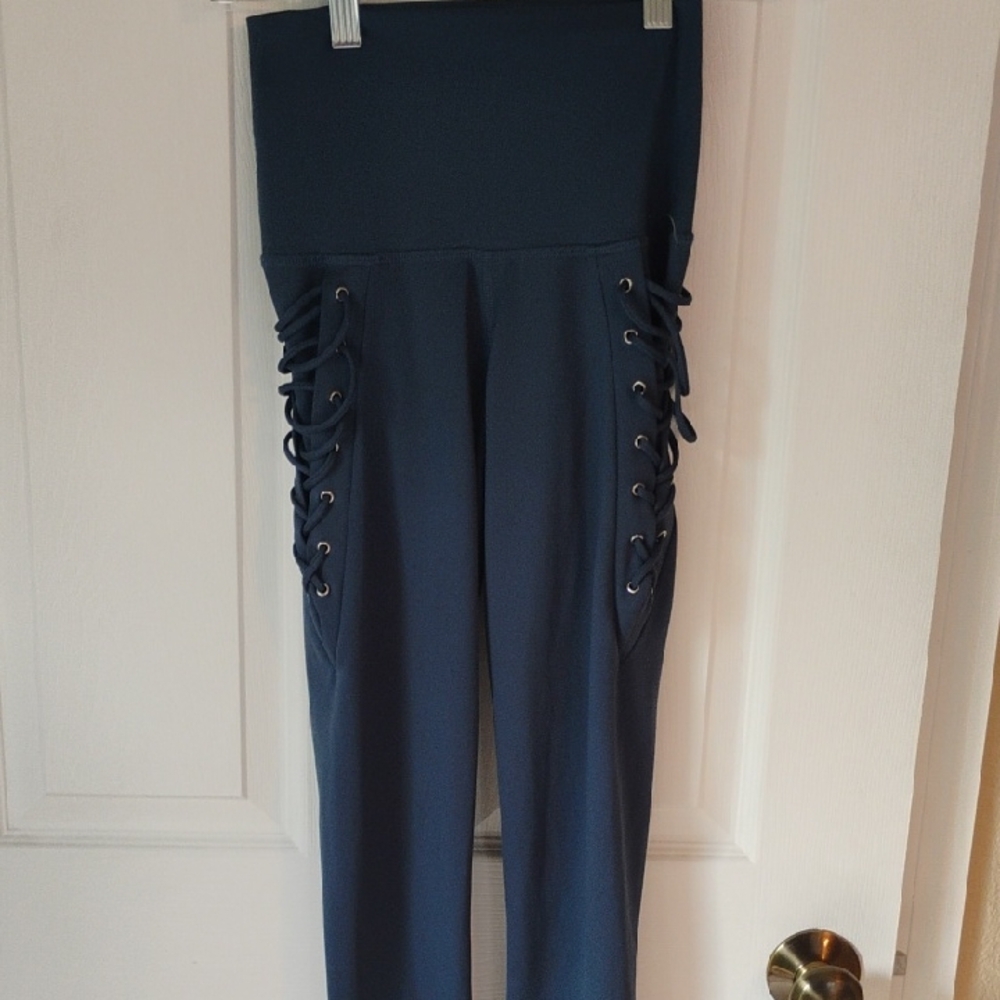 Mika Size Extra Small Lace Up Yoga Pants